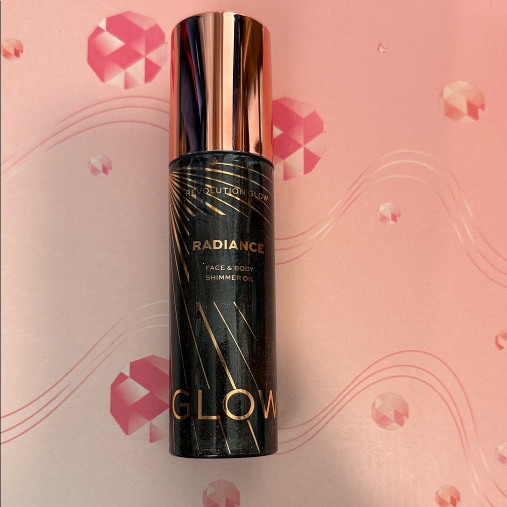 REVOLUTION Glow Radiance Shimmer Oil